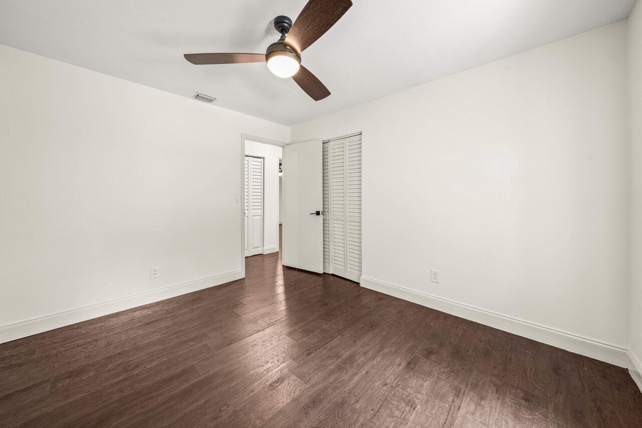 LAKE BOYNTON ESTATES 2 - Residential