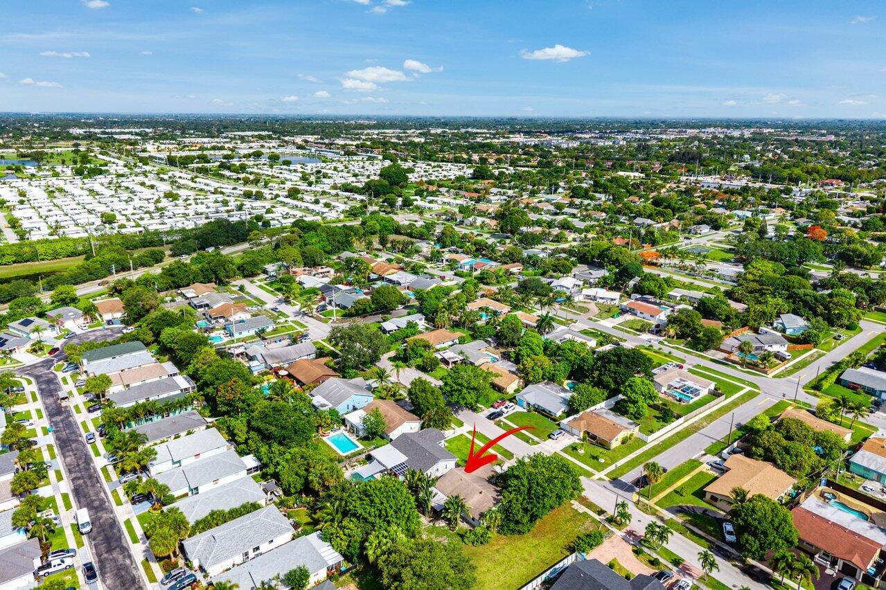 LAKE BOYNTON ESTATES 2 - Residential