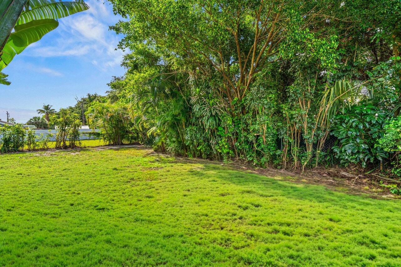 LAKE BOYNTON ESTATES 2 - Residential