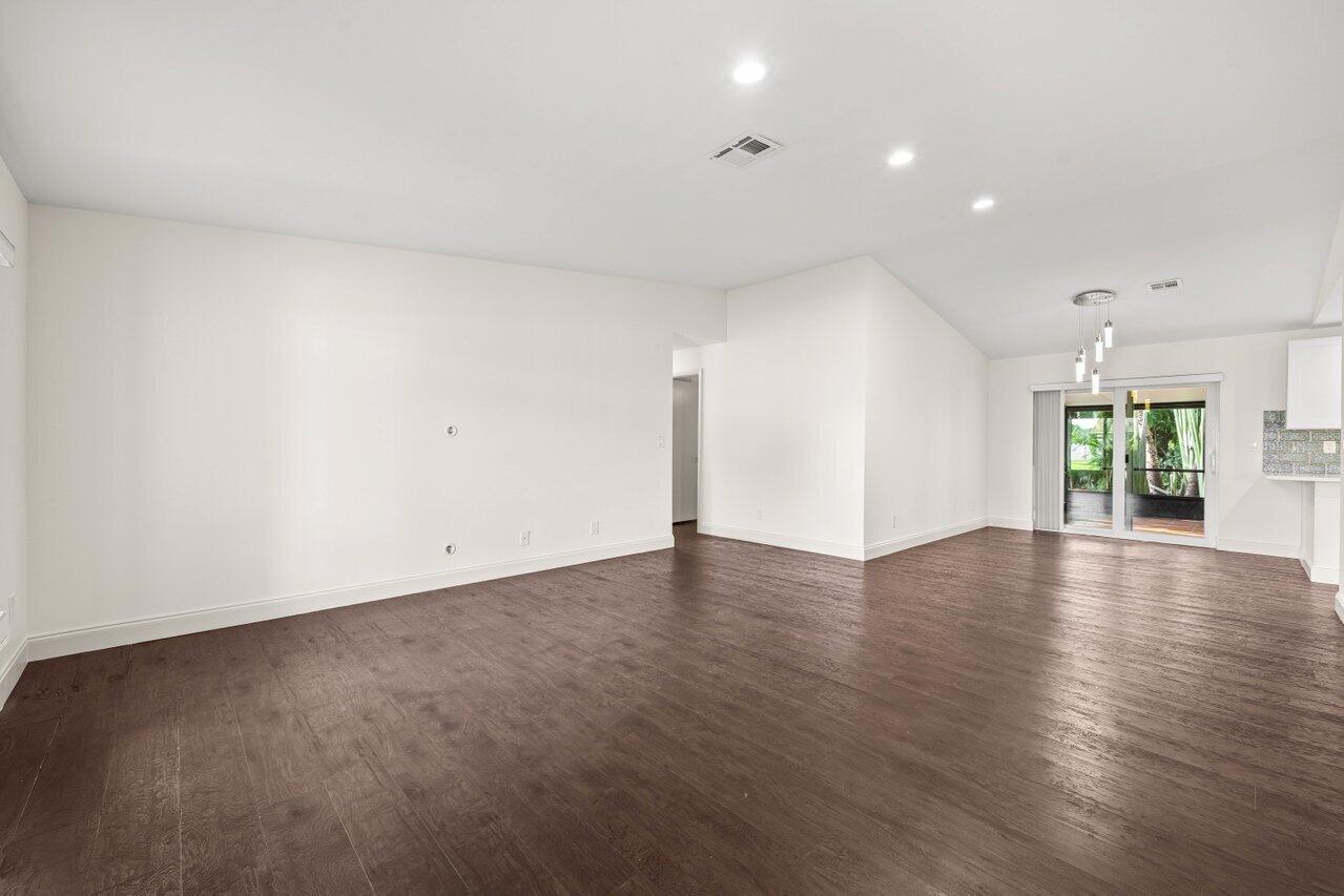 LAKE BOYNTON ESTATES 2 - Residential