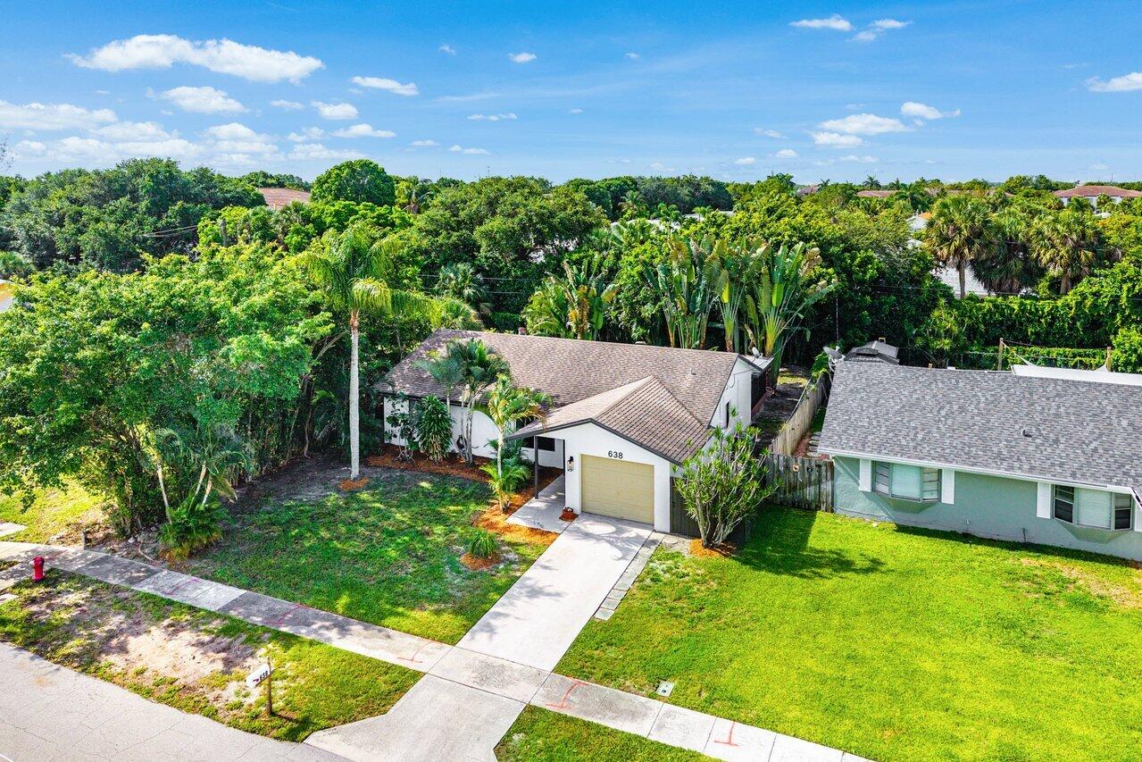 LAKE BOYNTON ESTATES 2 - Residential