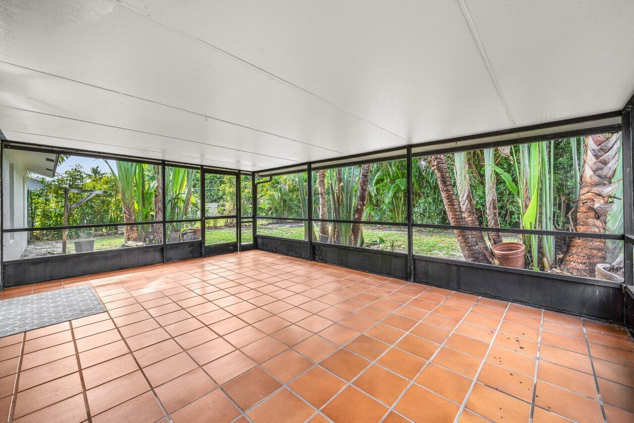 LAKE BOYNTON ESTATES 2 - Residential