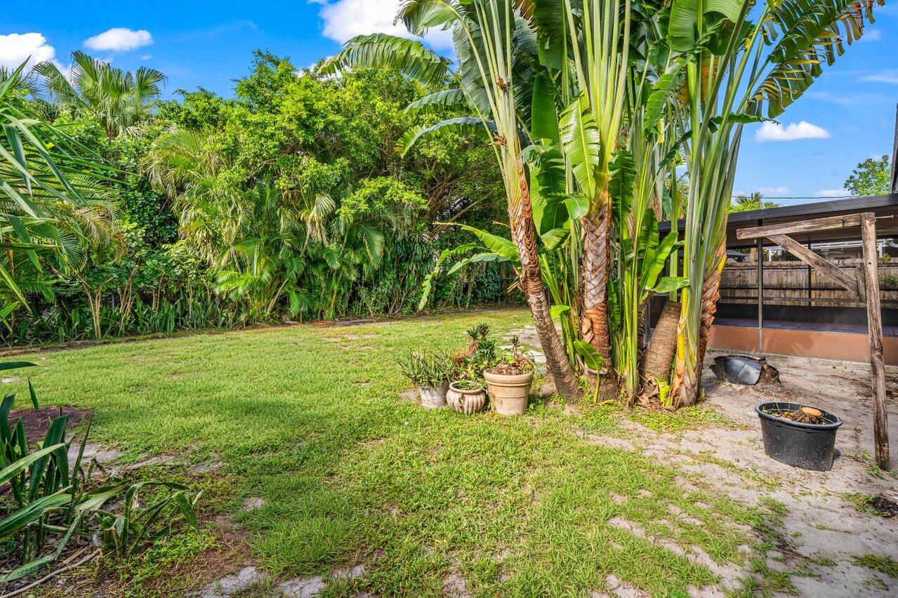 LAKE BOYNTON ESTATES 2 - Residential