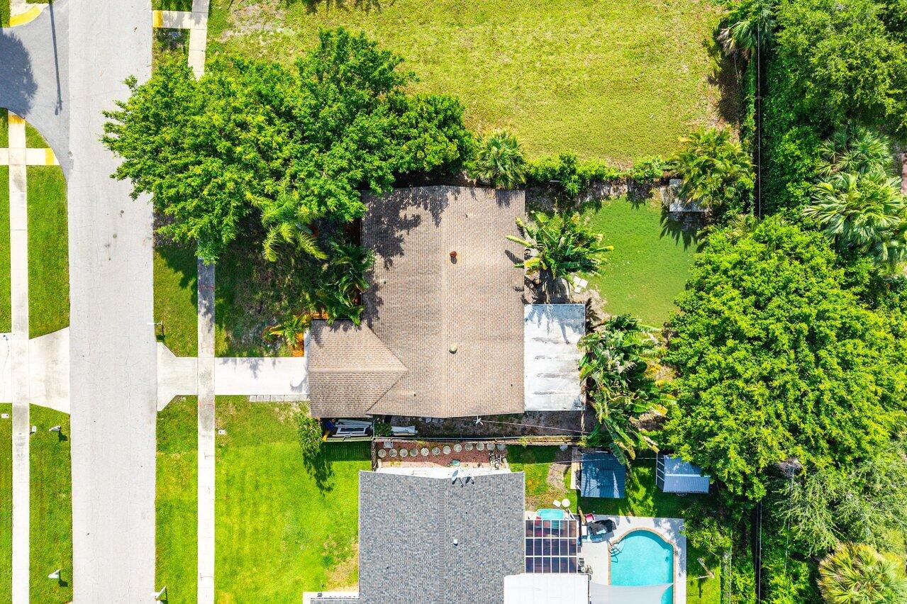 LAKE BOYNTON ESTATES 2 - Residential
