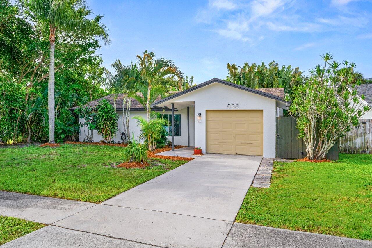 LAKE BOYNTON ESTATES 2 - Residential