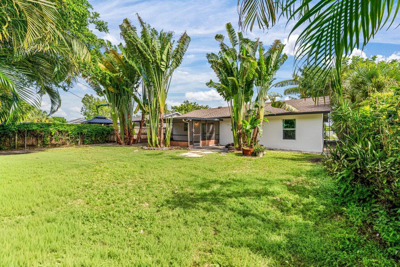 LAKE BOYNTON ESTATES 2 - Residential
