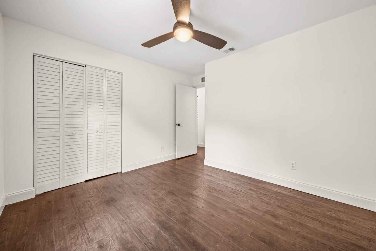 LAKE BOYNTON ESTATES 2 - Residential