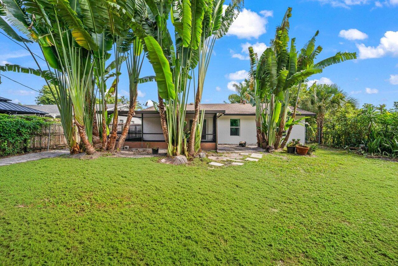 LAKE BOYNTON ESTATES 2 - Residential
