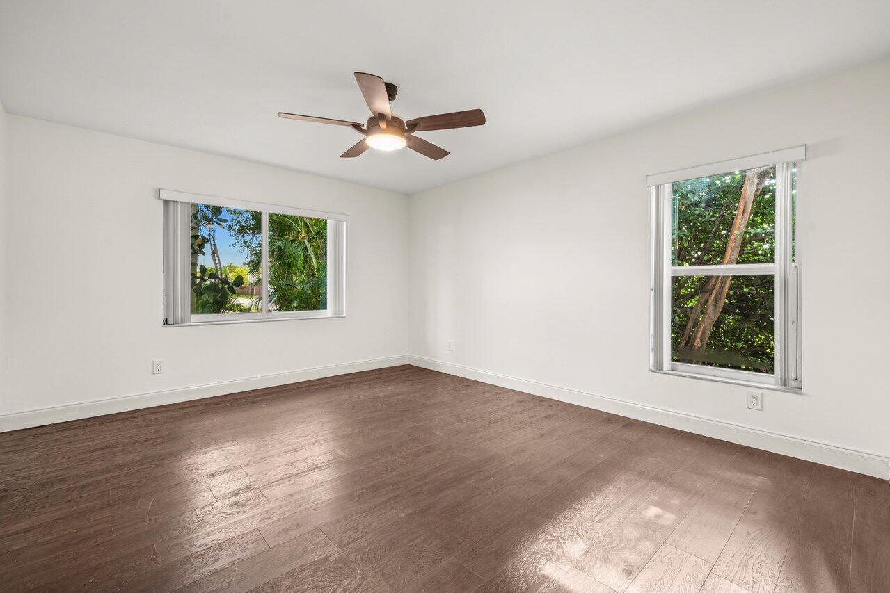 LAKE BOYNTON ESTATES 2 - Residential