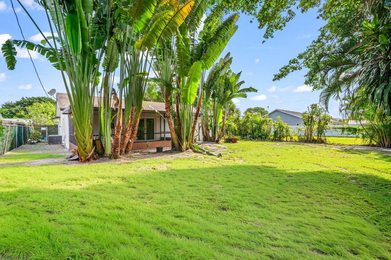 LAKE BOYNTON ESTATES 2 - Residential
