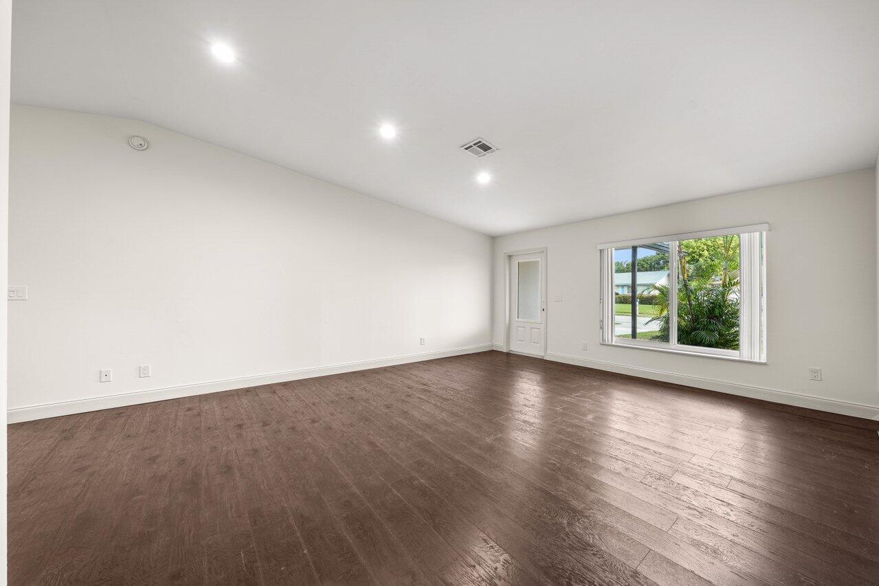 LAKE BOYNTON ESTATES 2 - Residential