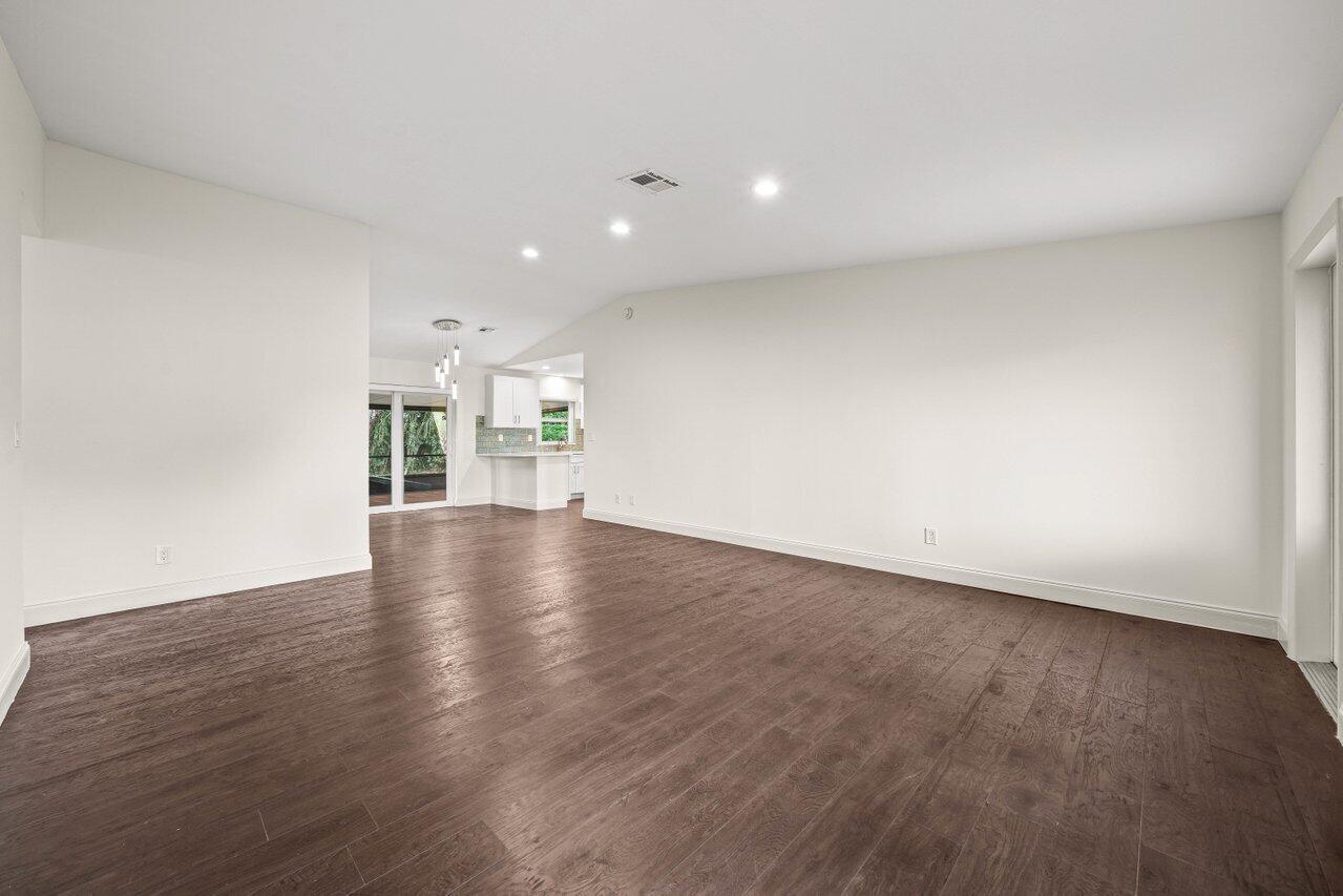 LAKE BOYNTON ESTATES 2 - Residential