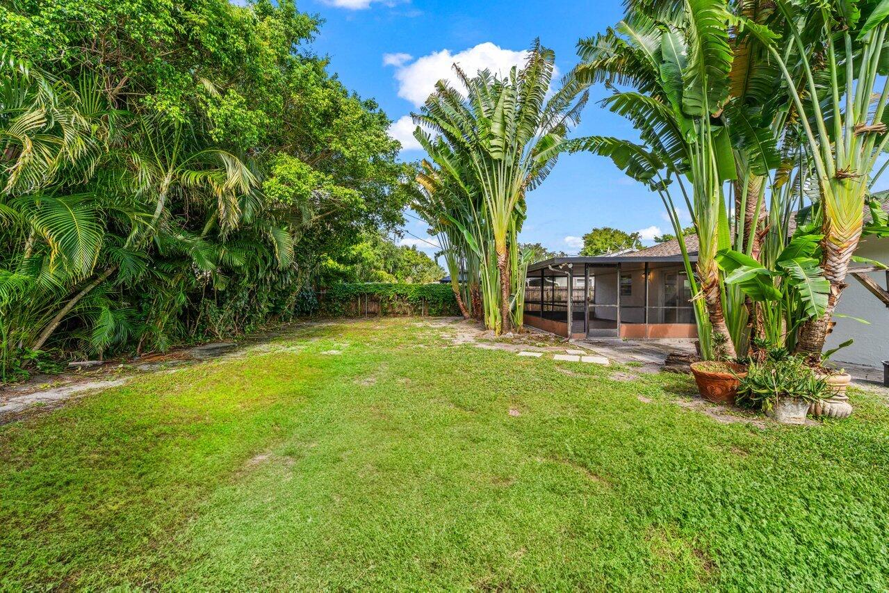 LAKE BOYNTON ESTATES 2 - Residential