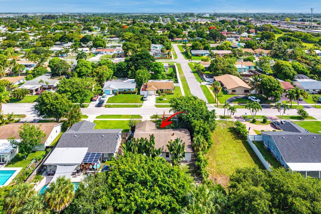 LAKE BOYNTON ESTATES 2 - Residential