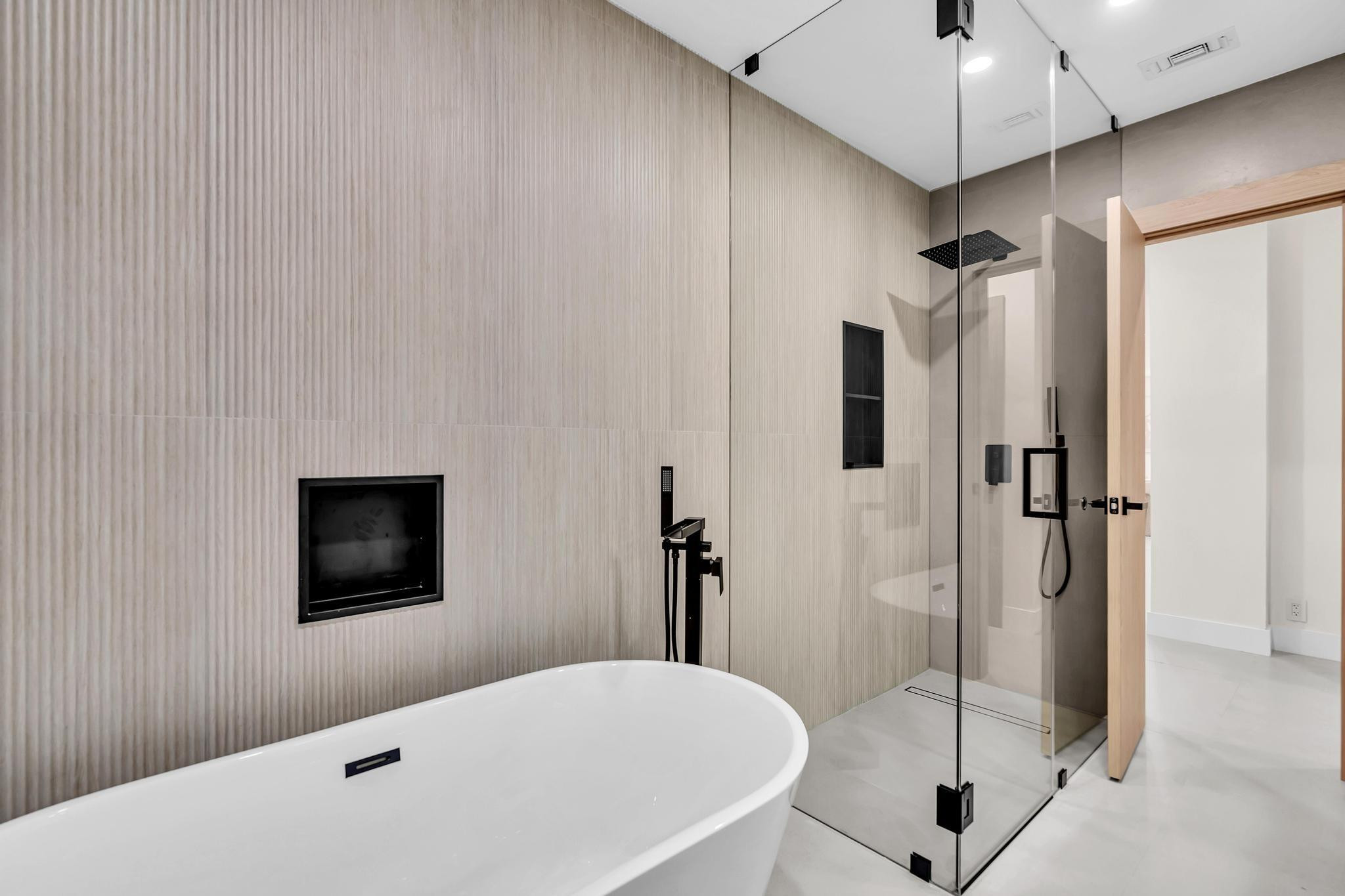 Emerald Hills 68-26 B - Residential