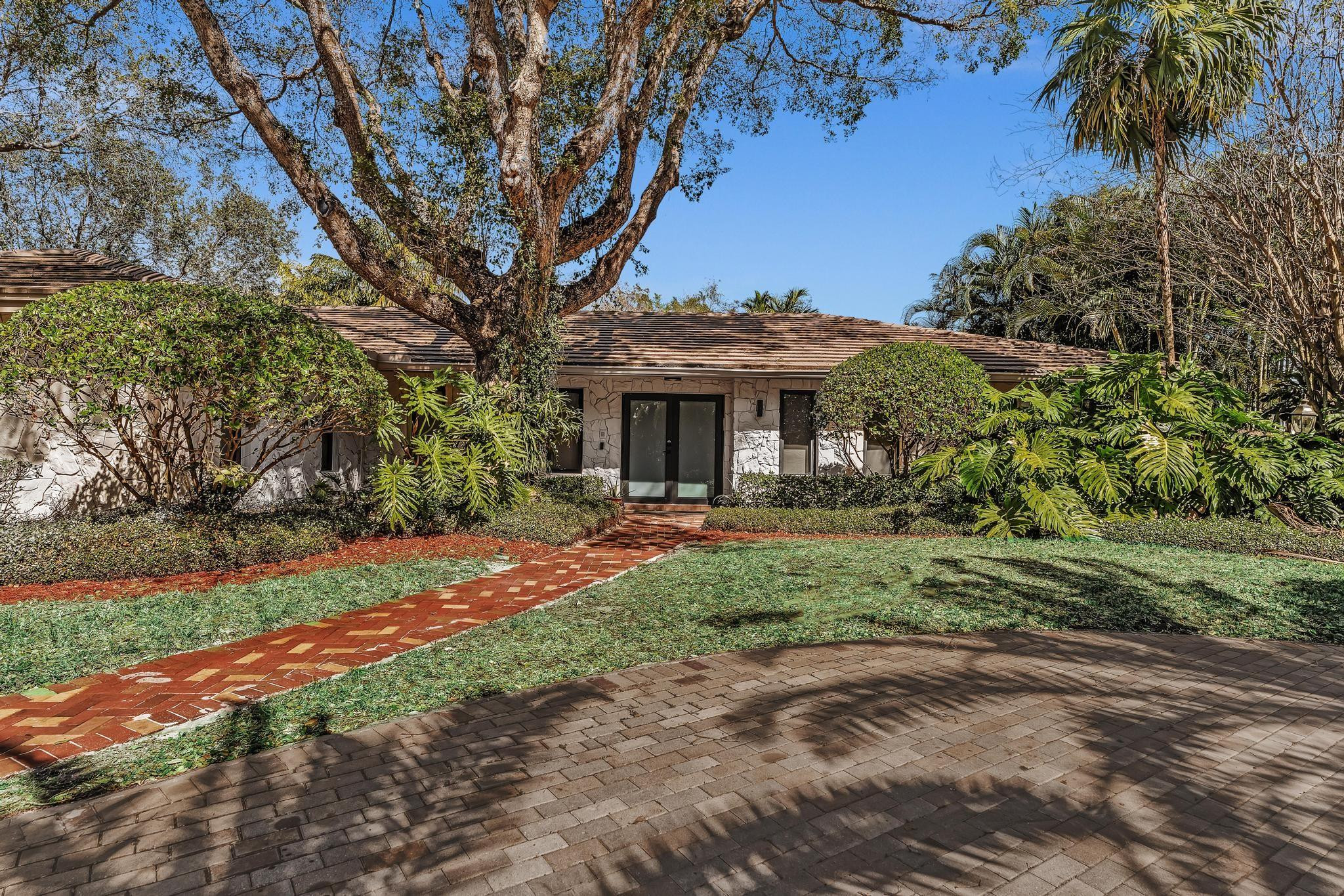 Emerald Hills 68-26 B - Residential