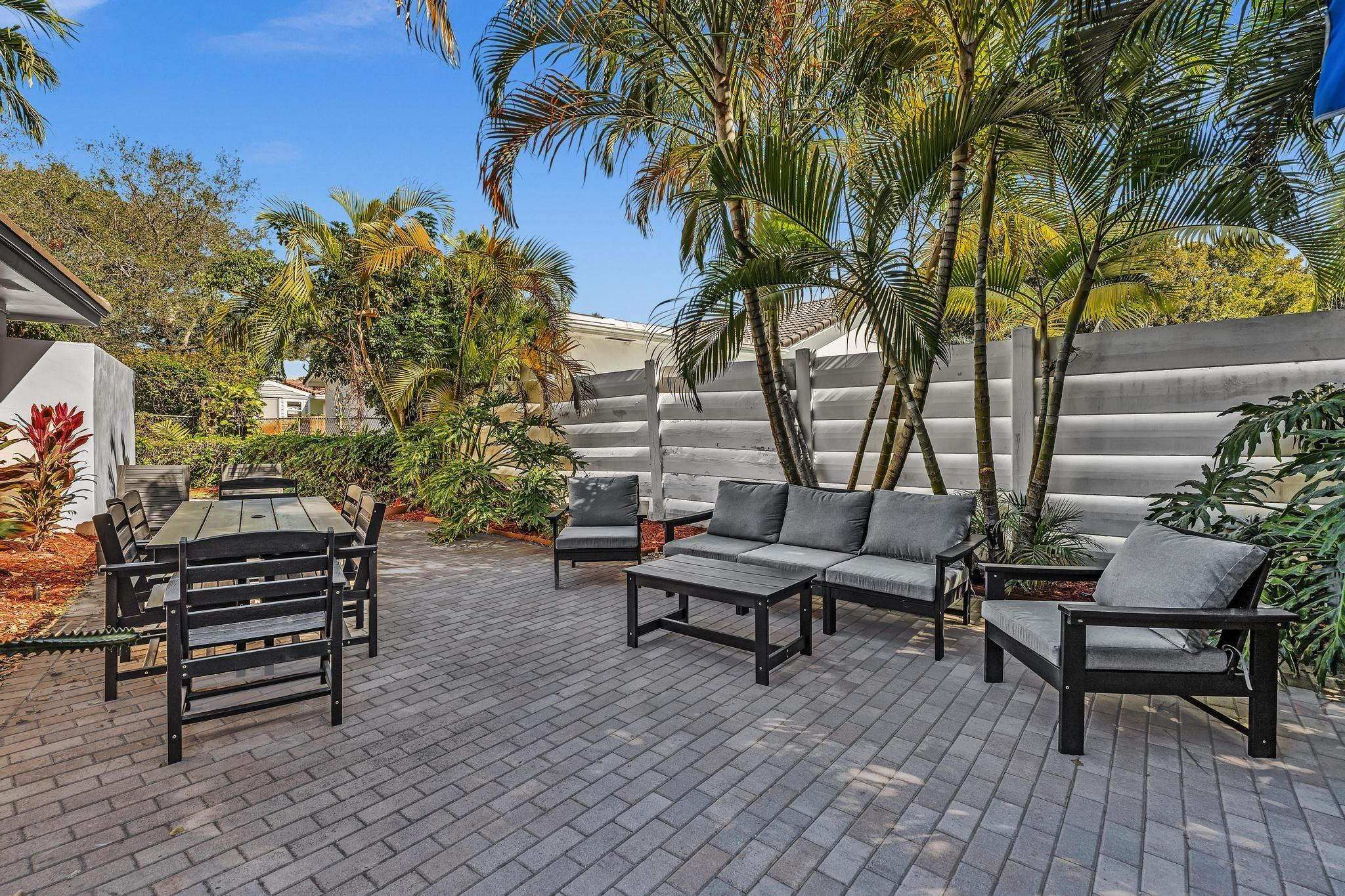 Emerald Hills 68-26 B - Residential