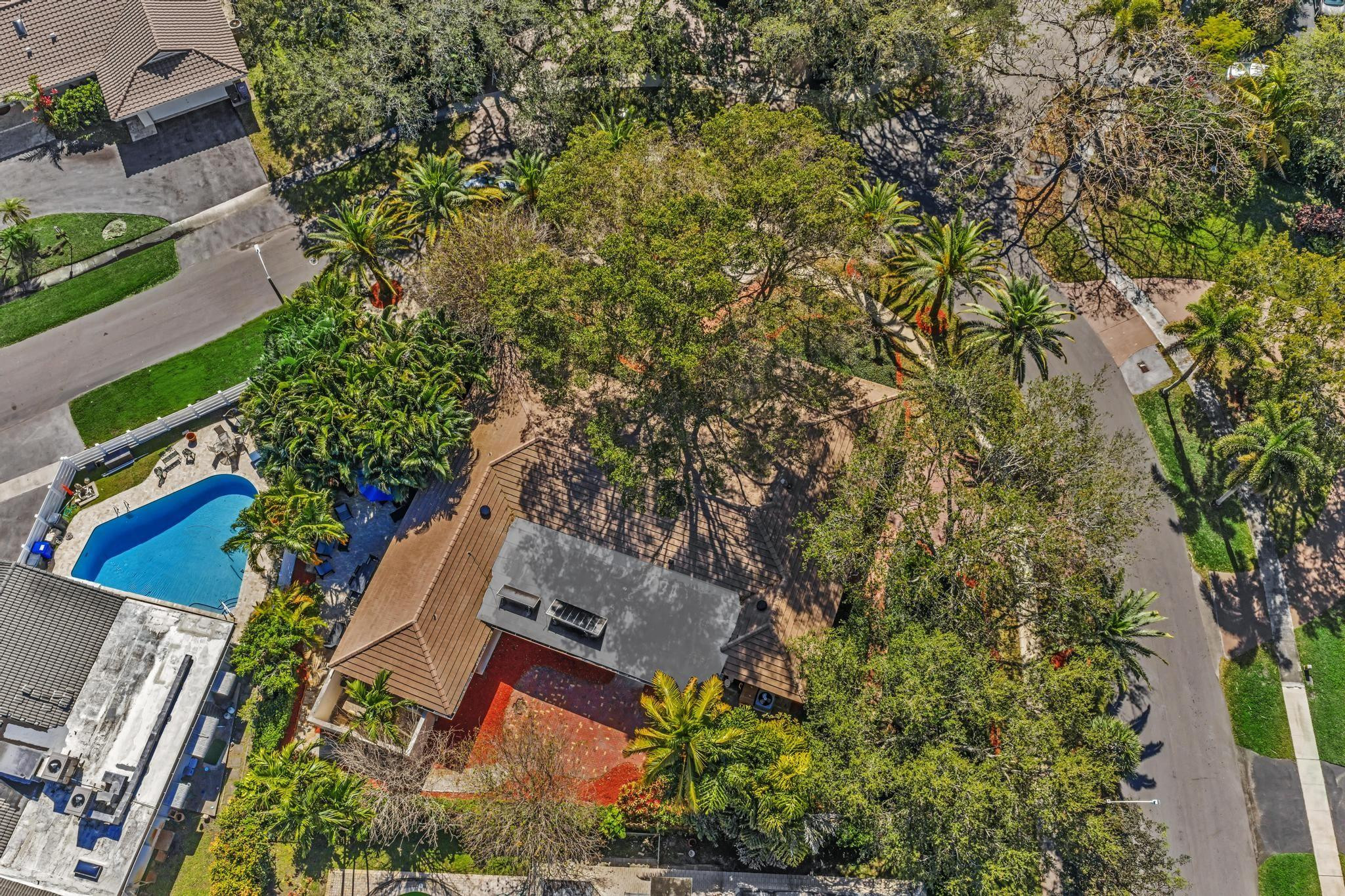 Emerald Hills 68-26 B - Residential
