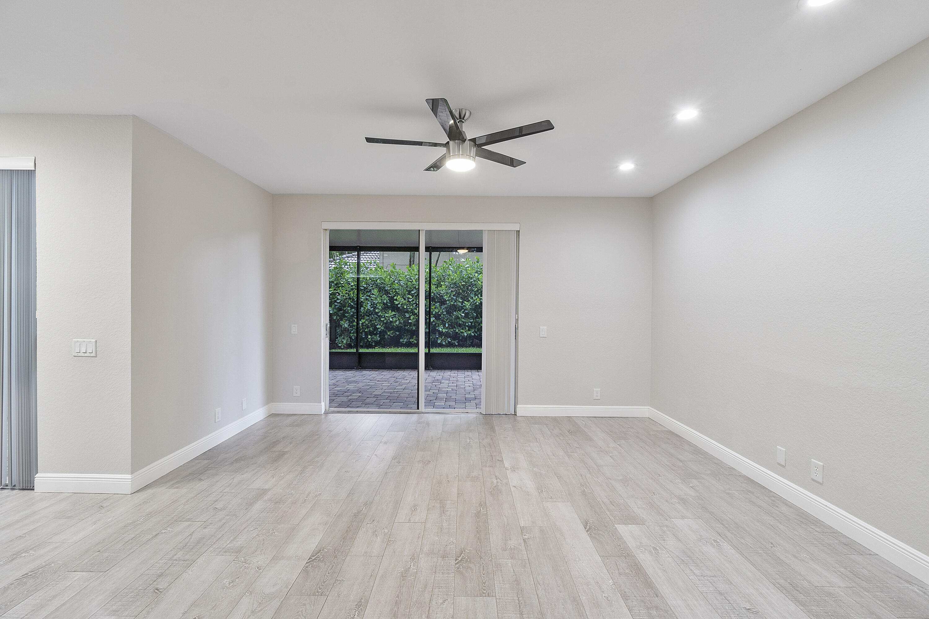 MAYFAIR AT PARKLAND - Residential Lease