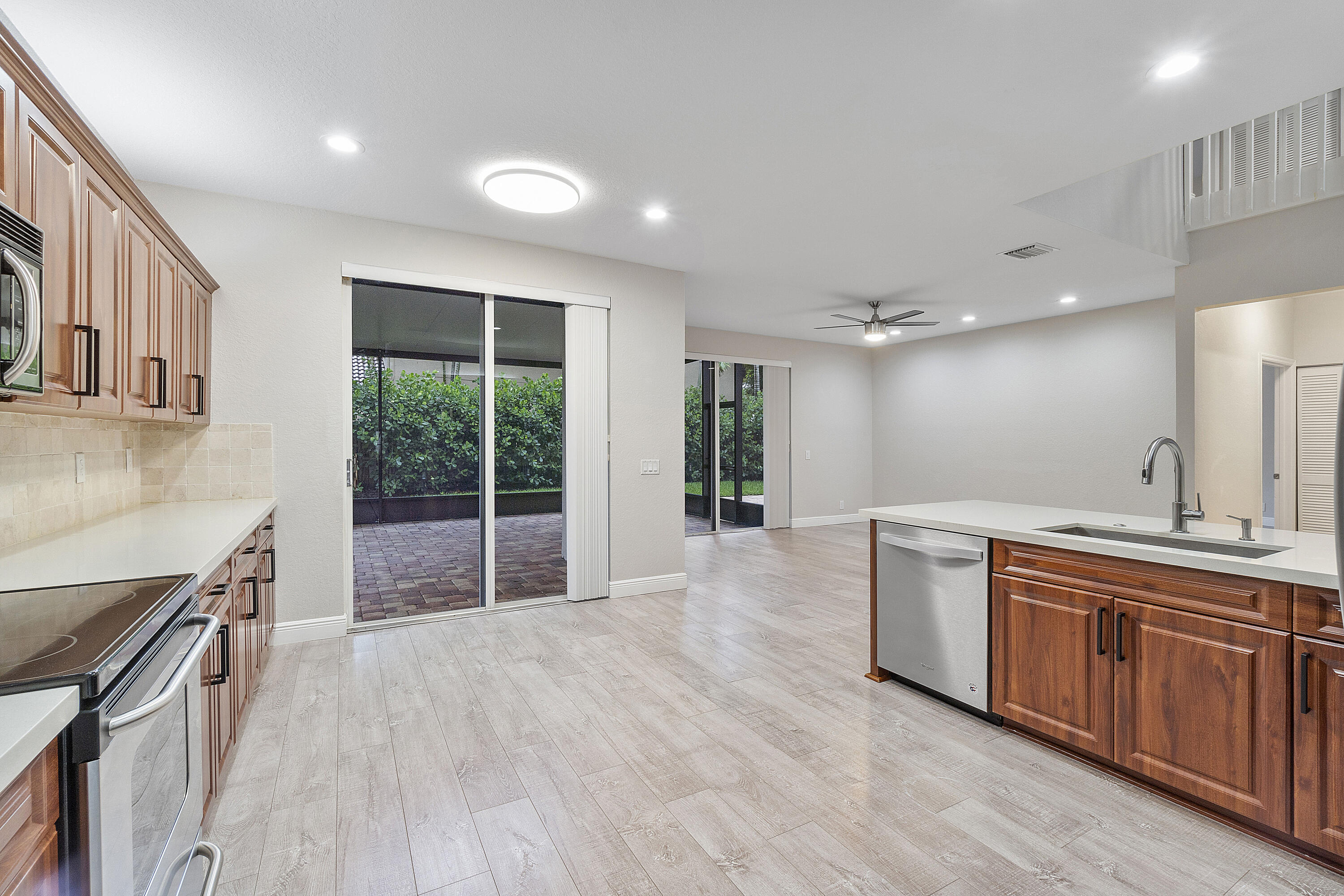 MAYFAIR AT PARKLAND - Residential Lease
