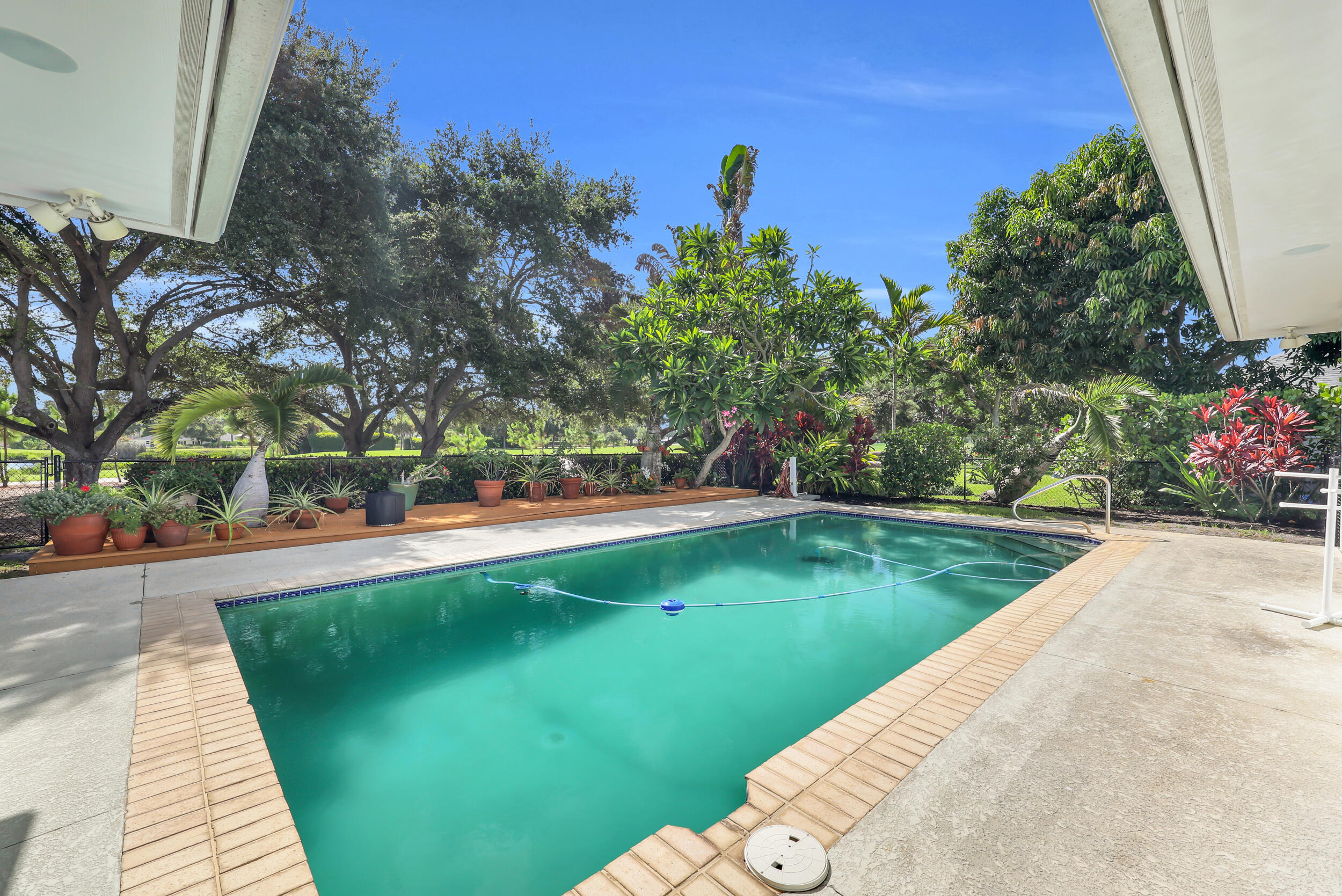 Tequesta Country Club - Residential