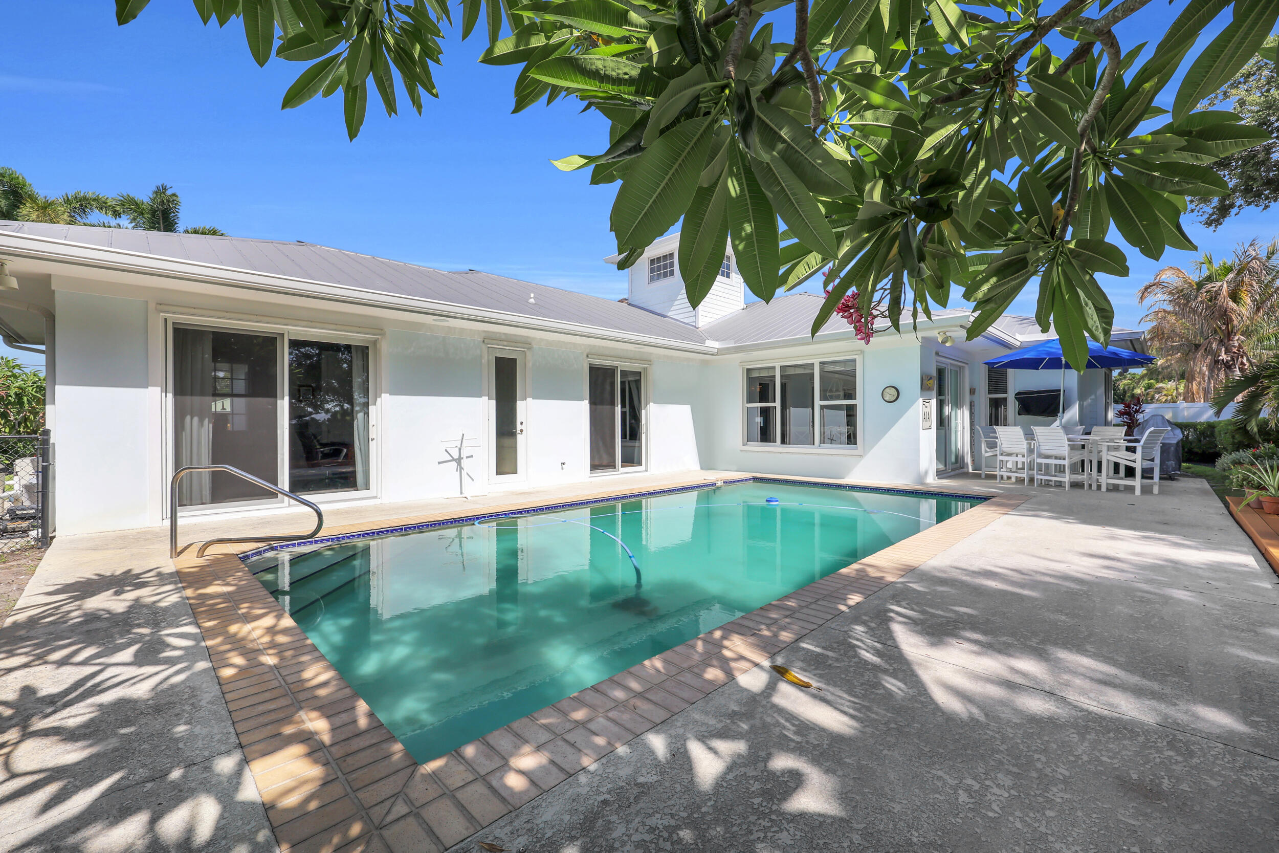 Tequesta Country Club - Residential
