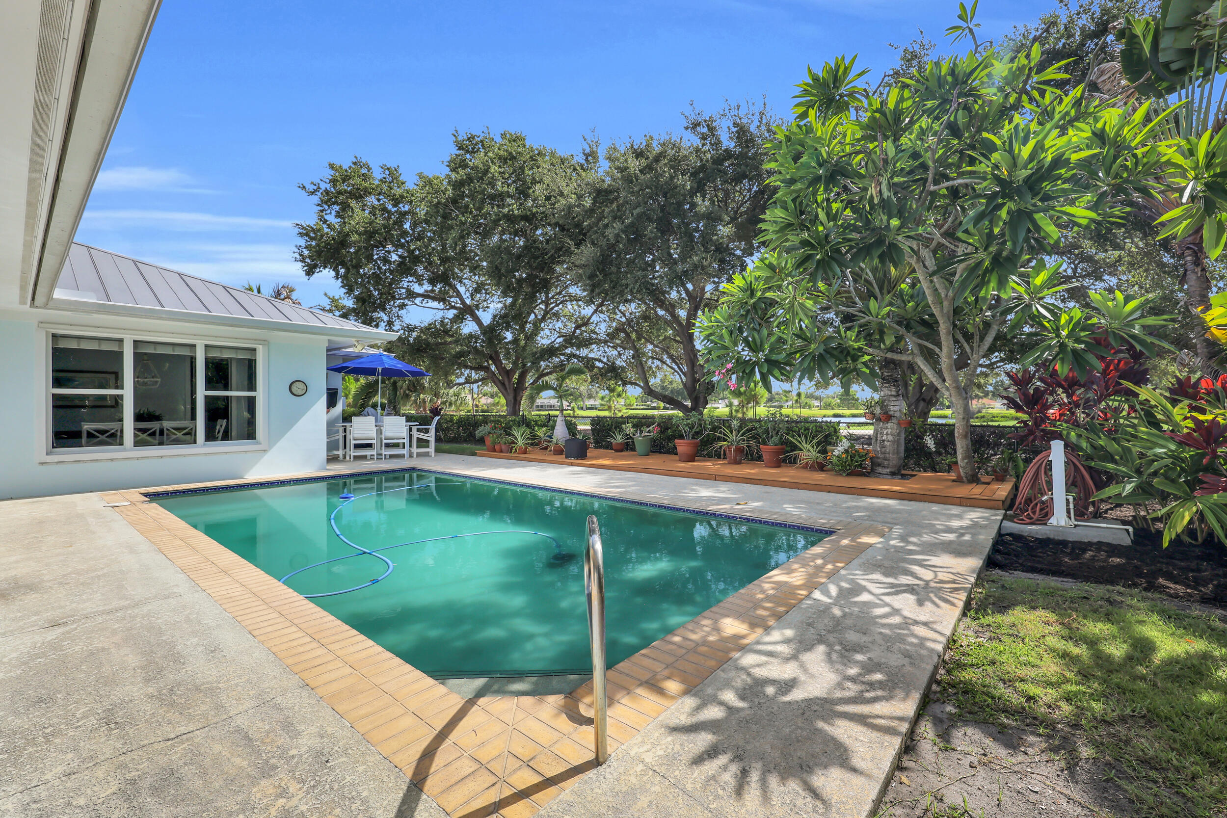 Tequesta Country Club - Residential