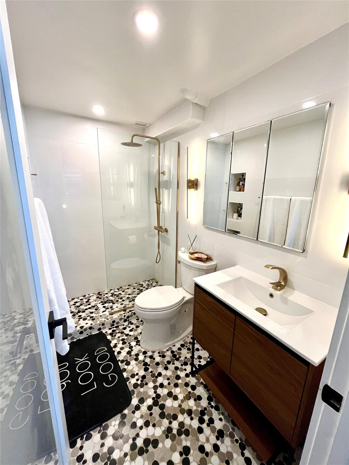 OCEAN MONARCH CONDO - Residential Lease