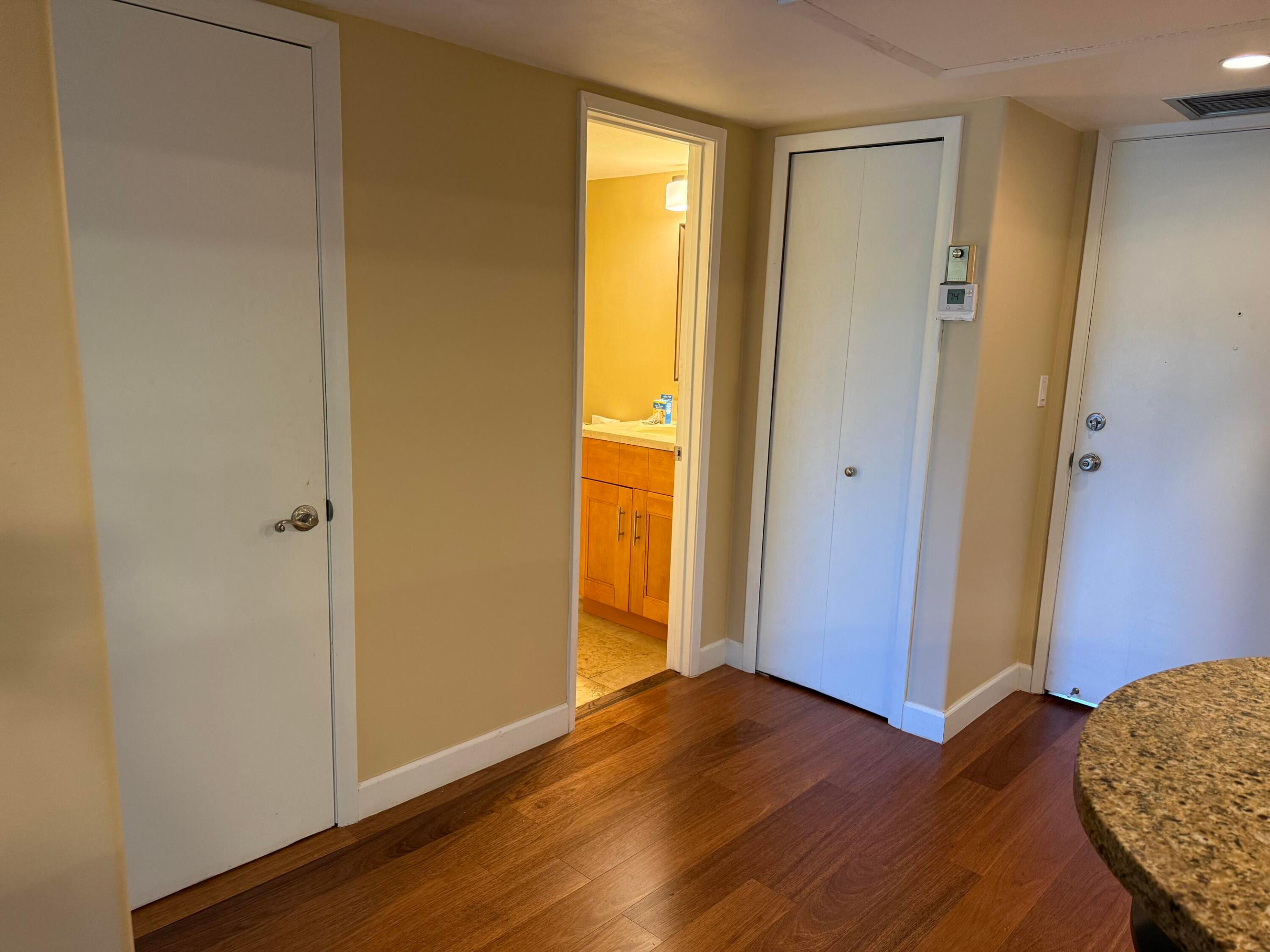 BARCELONA CONDO NORTH BLDG 500 - Residential Lease