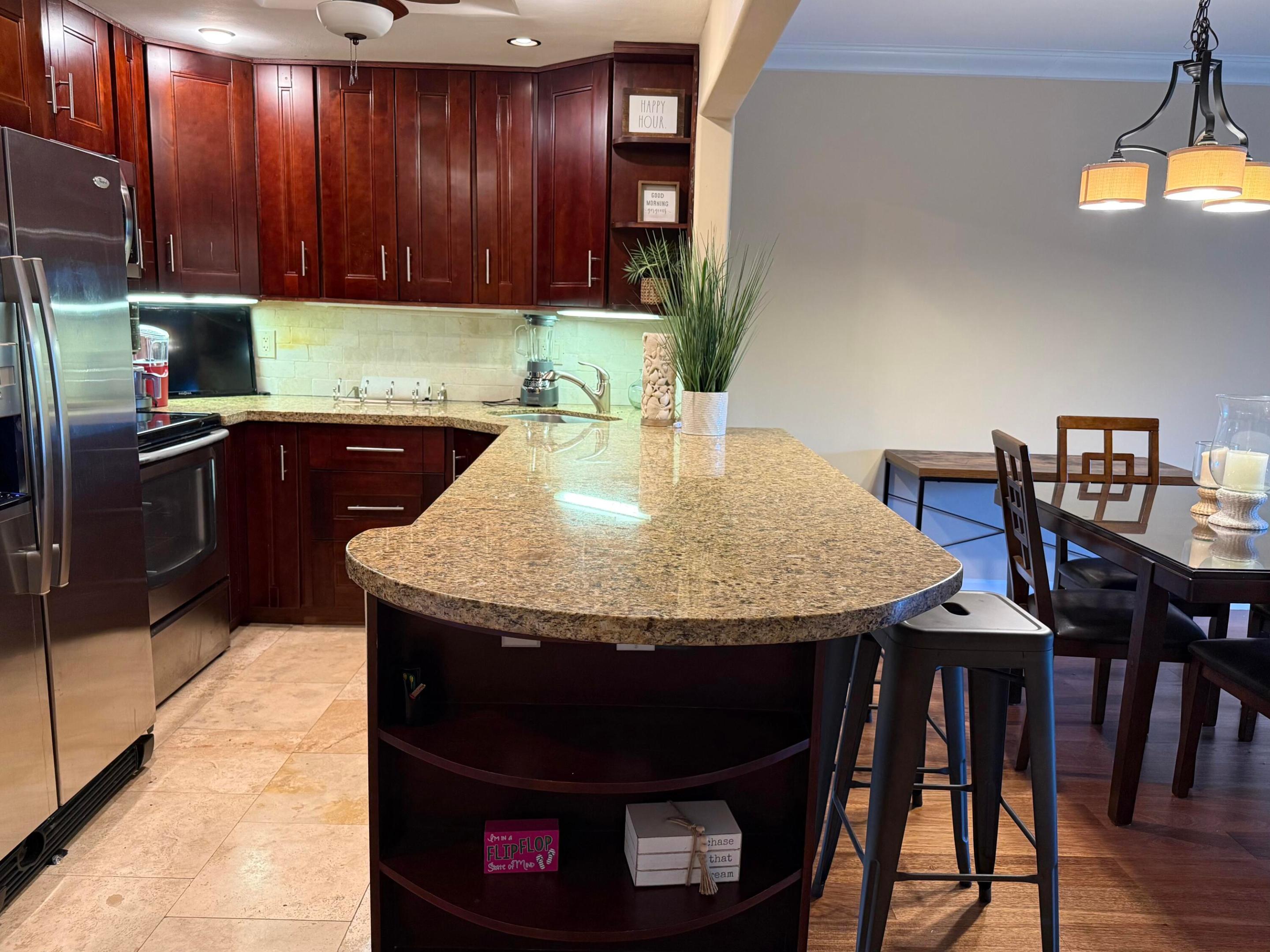 BARCELONA CONDO NORTH BLDG 500 - Residential Lease