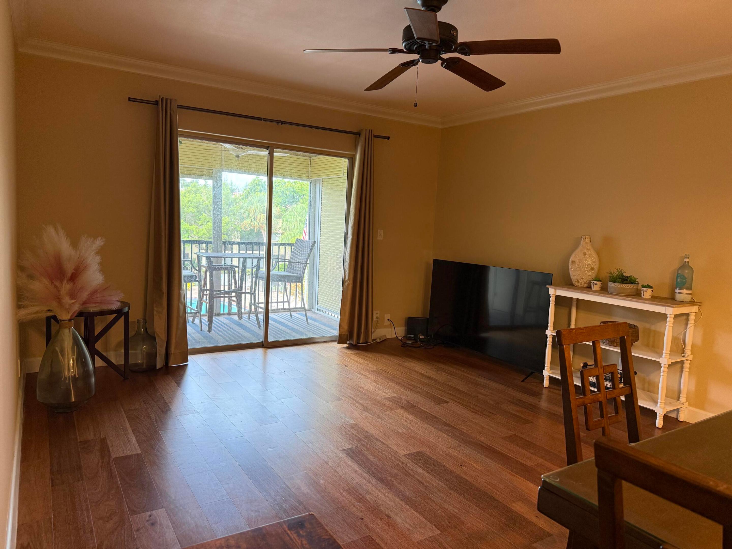 BARCELONA CONDO NORTH BLDG 500 - Residential Lease