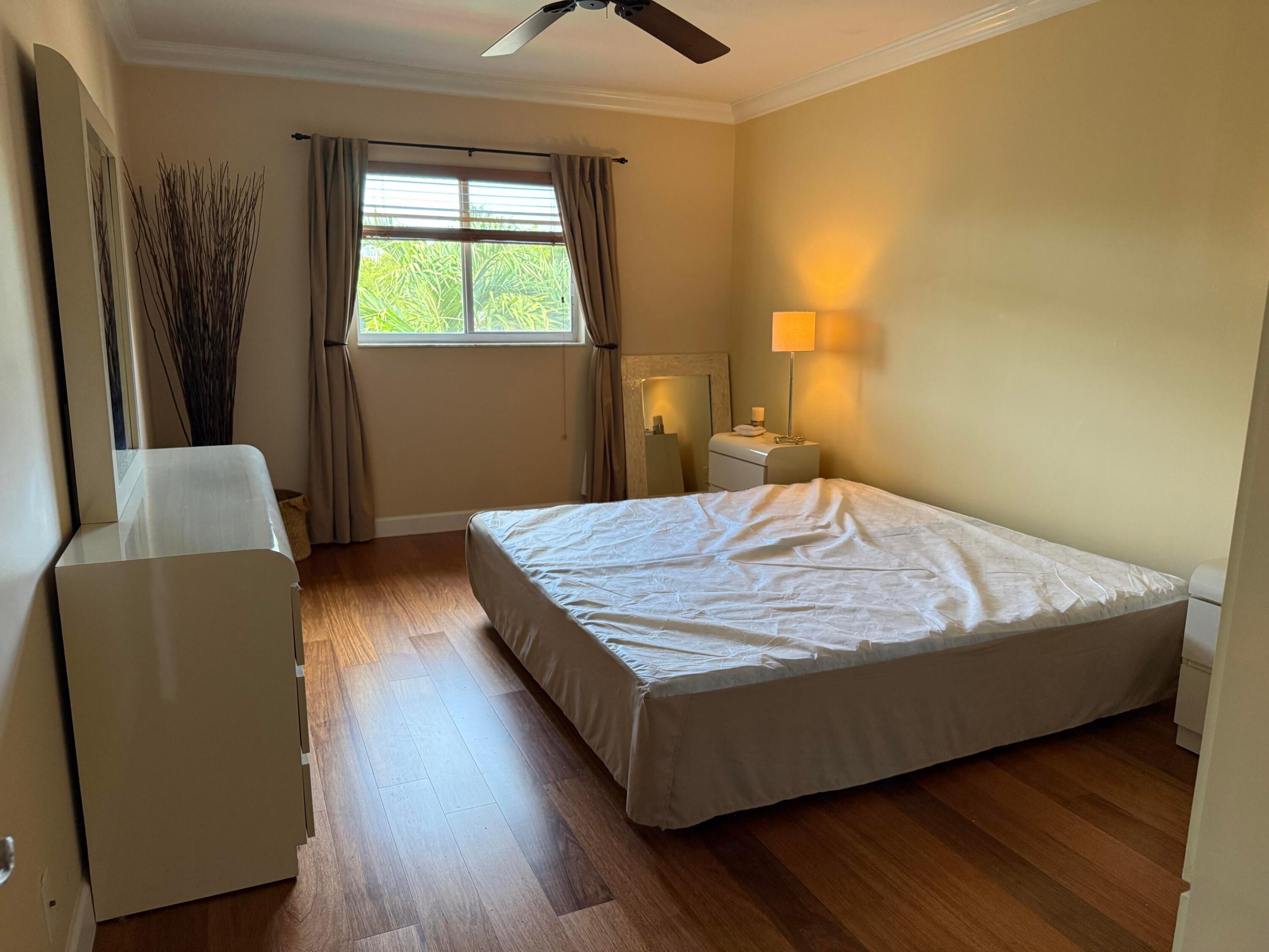 BARCELONA CONDO NORTH BLDG 500 - Residential Lease