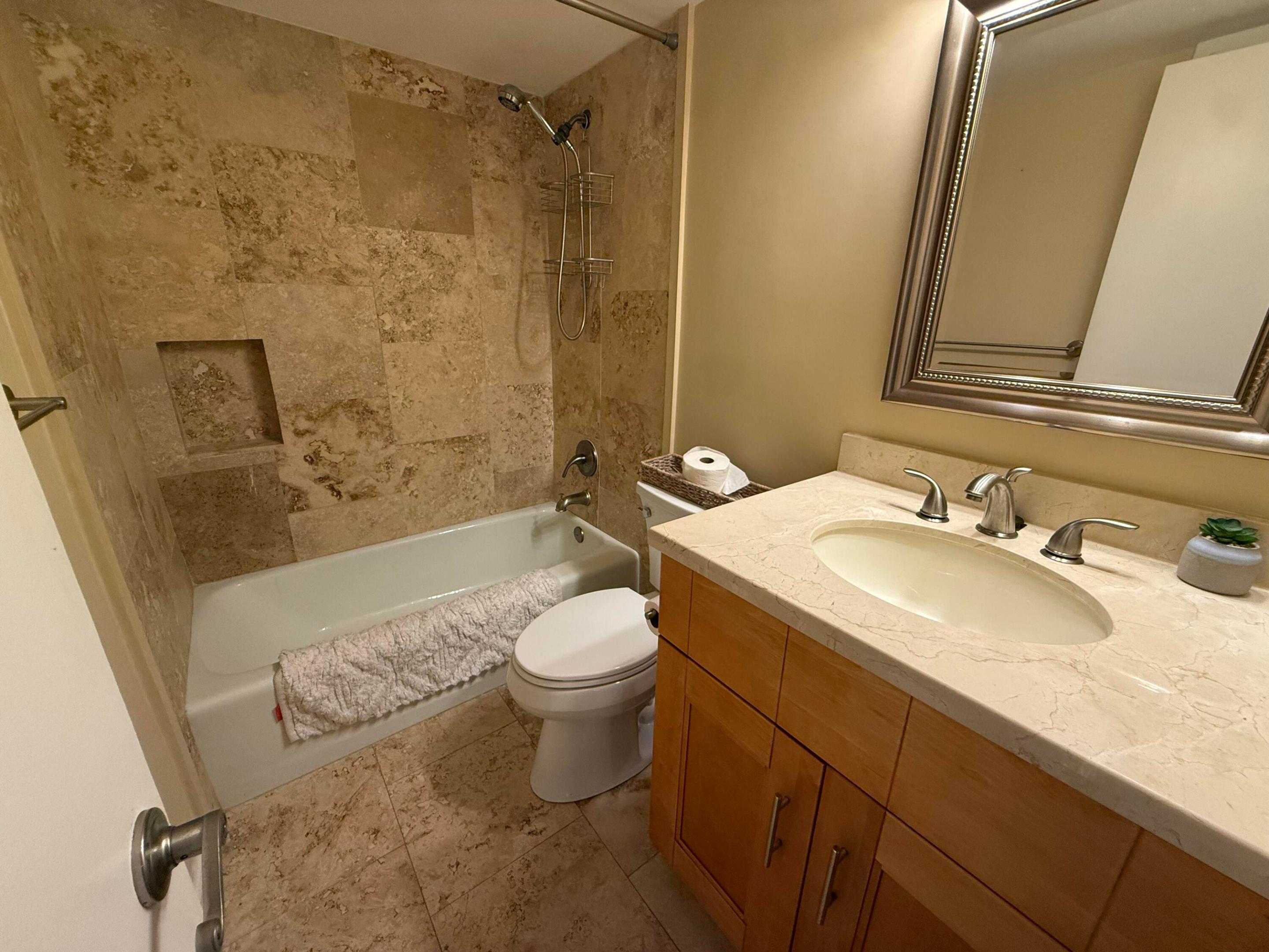 BARCELONA CONDO NORTH BLDG 500 - Residential Lease