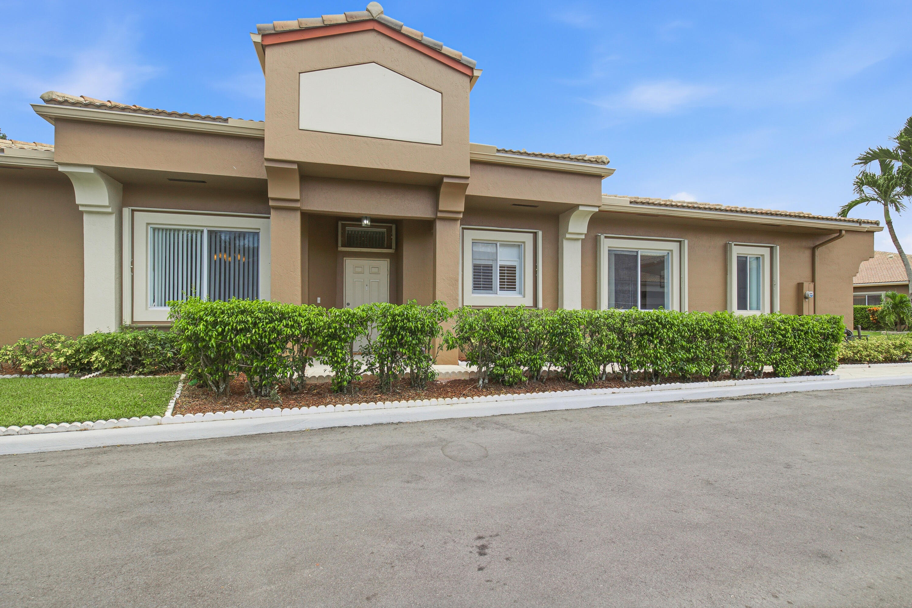 LOMBARDY REPLAT - Residential