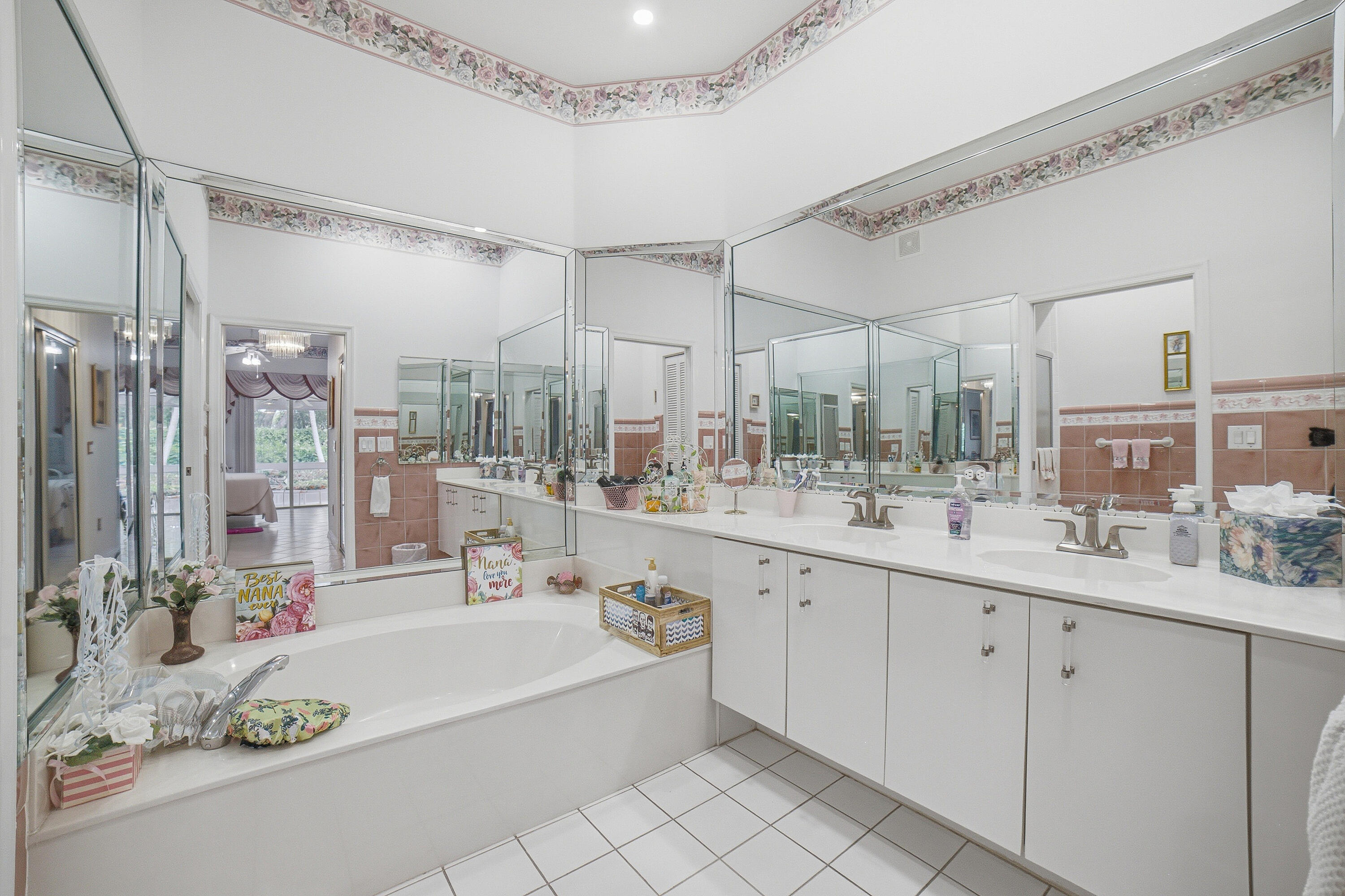 LOMBARDY REPLAT - Residential