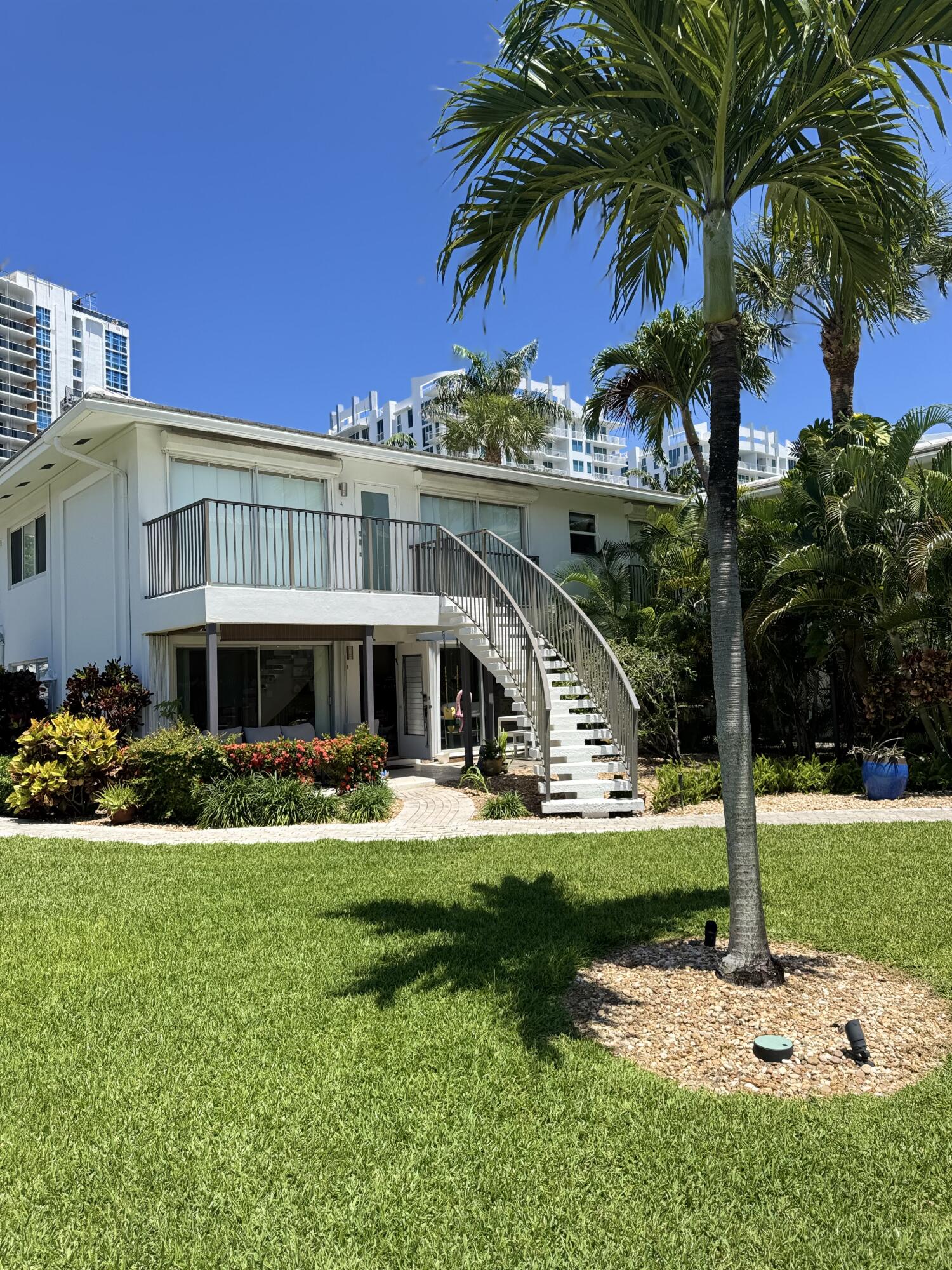 TAREYTON CONDO - Residential
