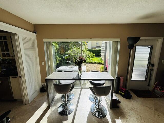 TAREYTON CONDO - Residential