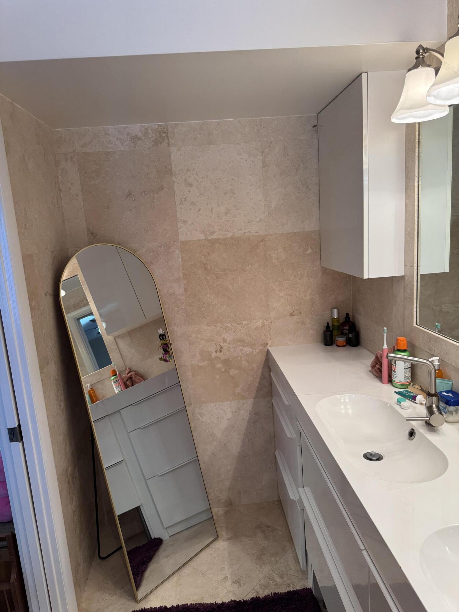 TAREYTON CONDO - Residential