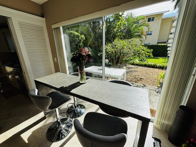 TAREYTON CONDO - Residential