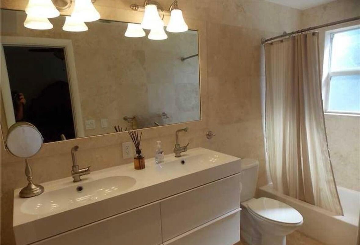 TAREYTON CONDO - Residential