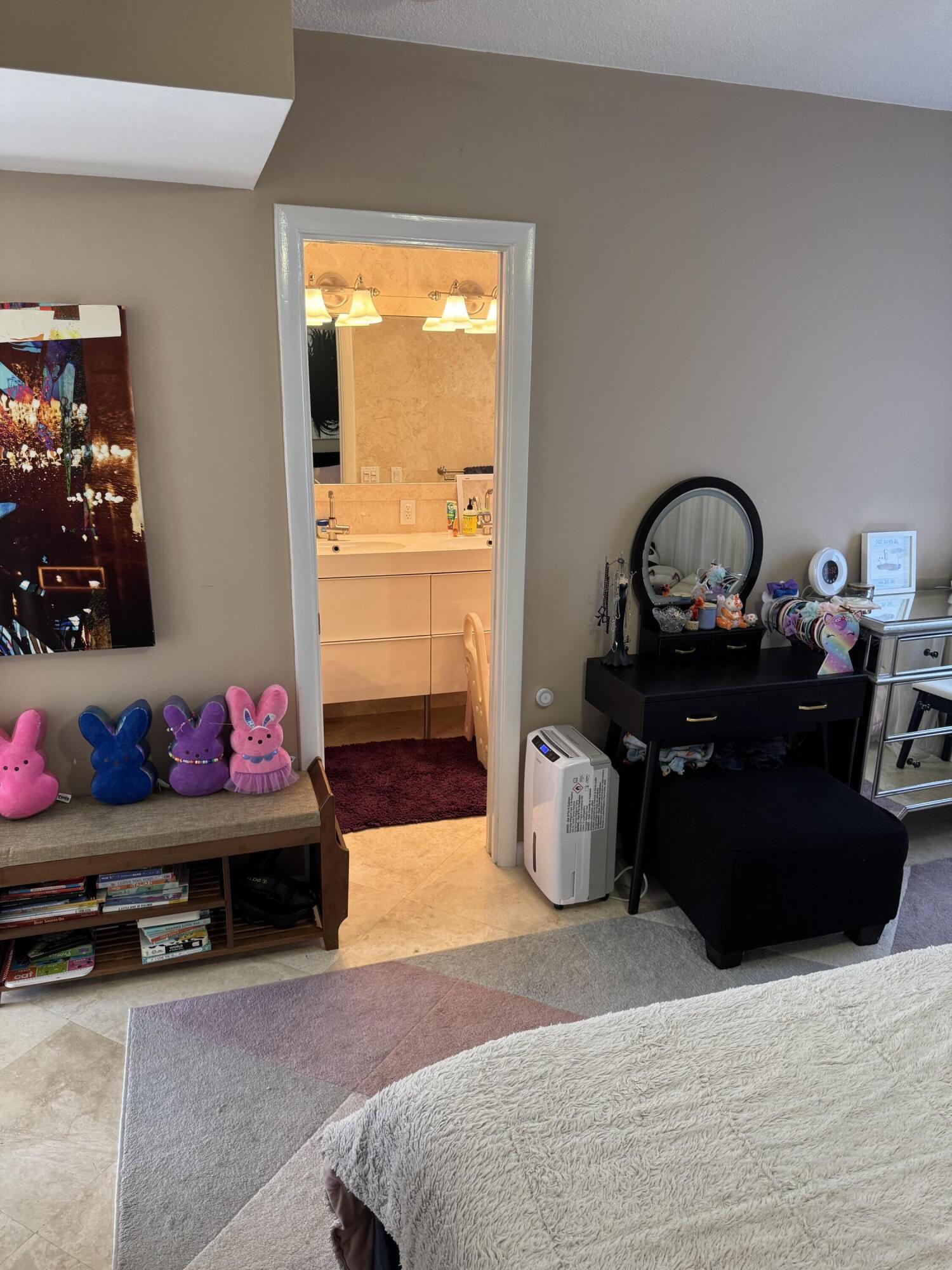 TAREYTON CONDO - Residential