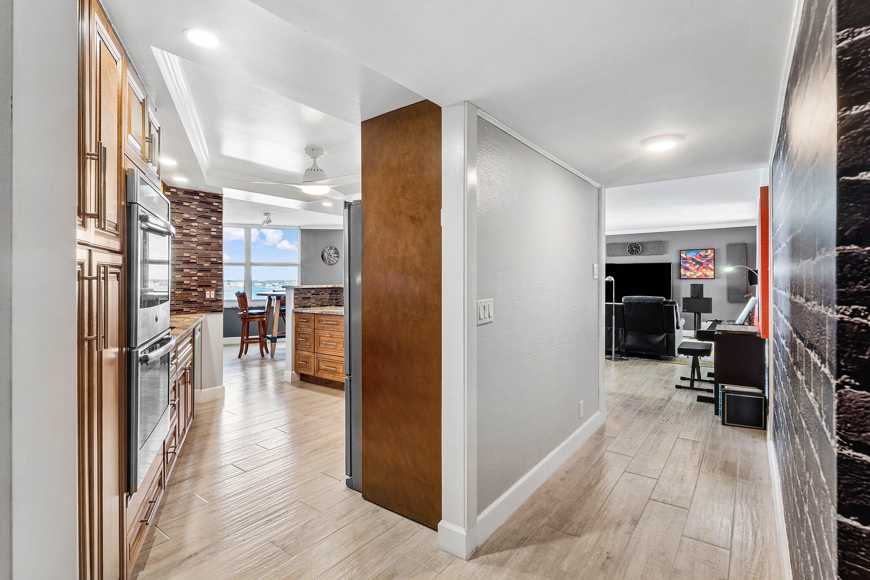 CONNEMARA CONDO - Residential