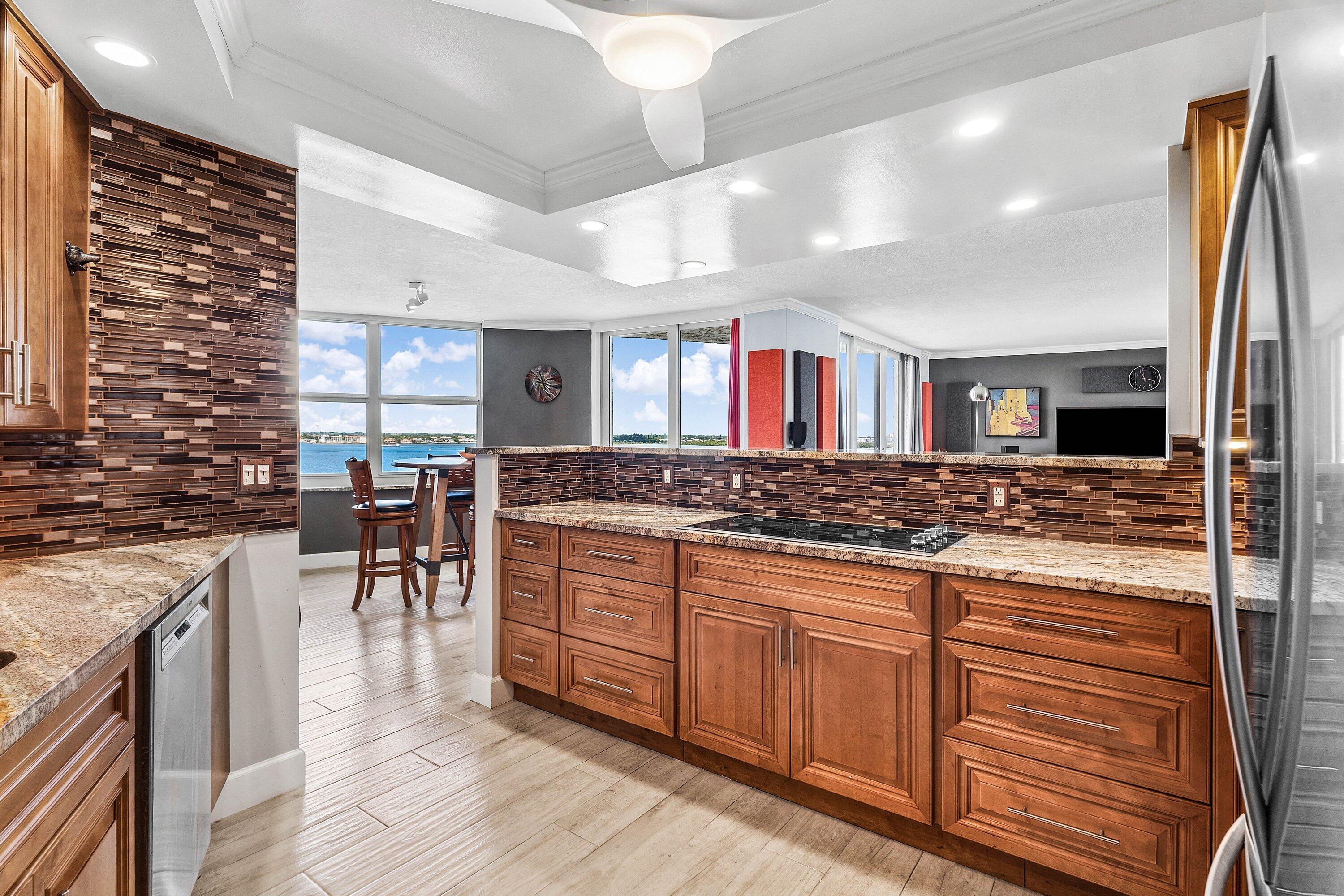 CONNEMARA CONDO - Residential
