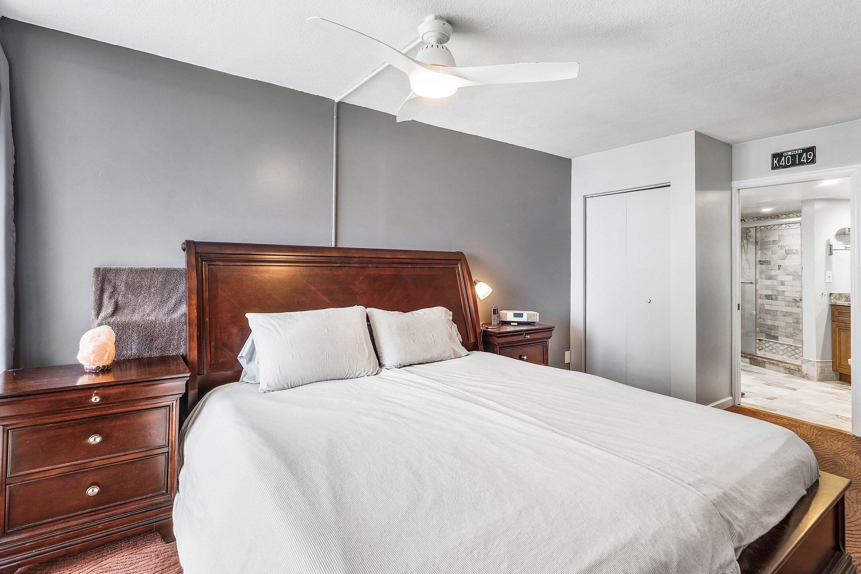 CONNEMARA CONDO - Residential