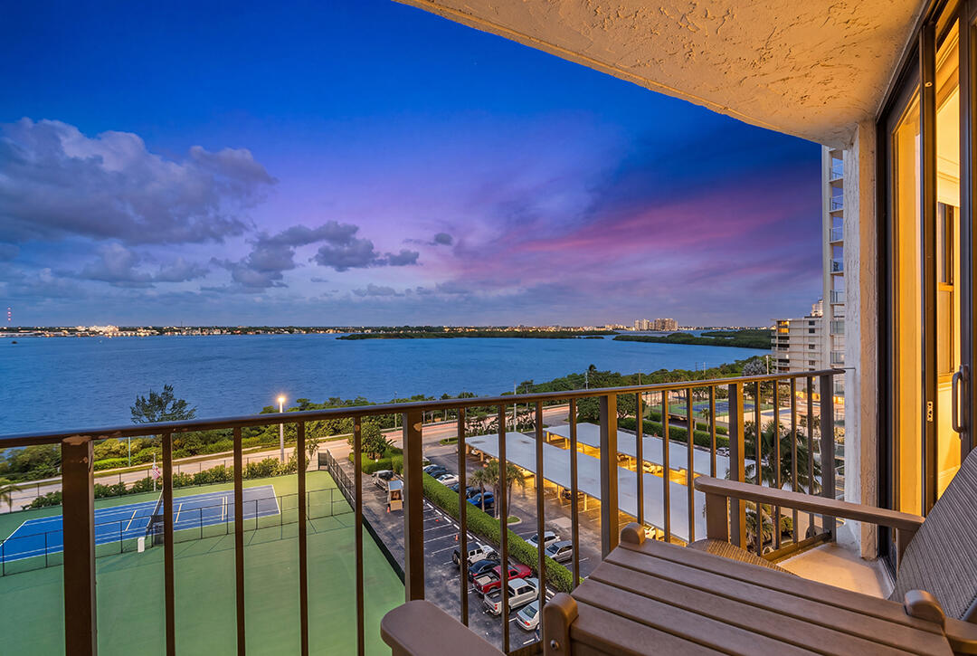 CONNEMARA CONDO - Residential