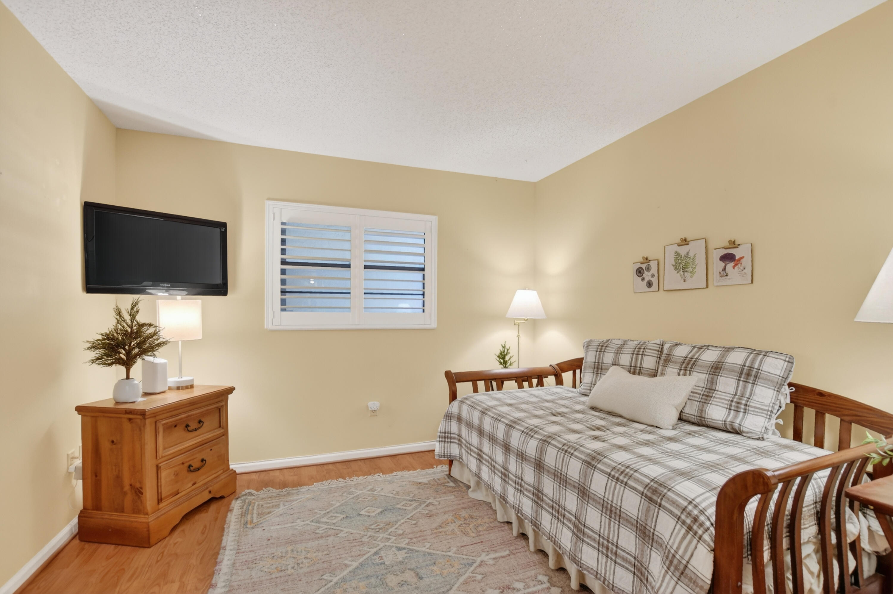 Pines of Boca Barwood COND I & II - Residential Lease