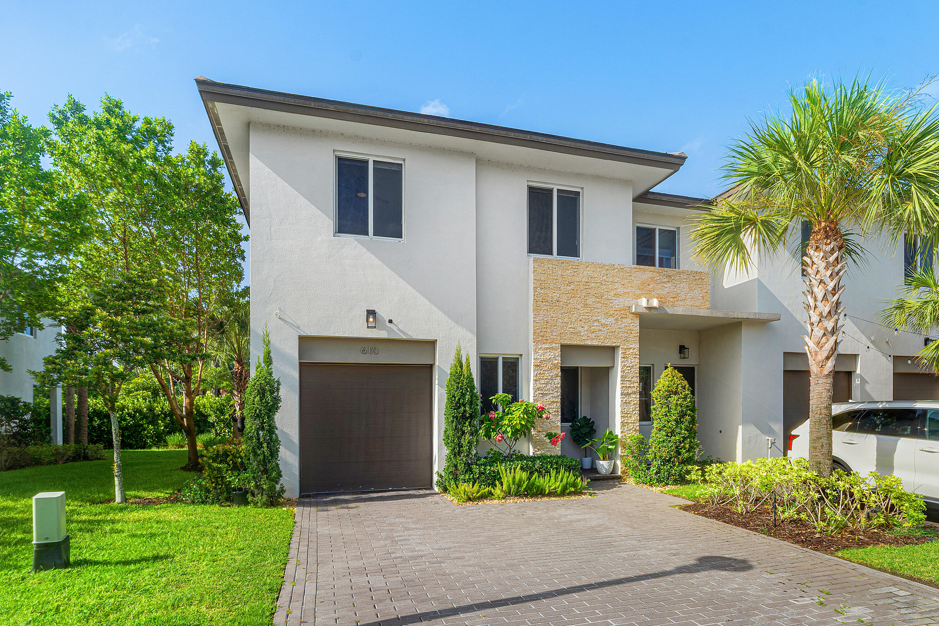 PIONEER ESTATES - Residential
