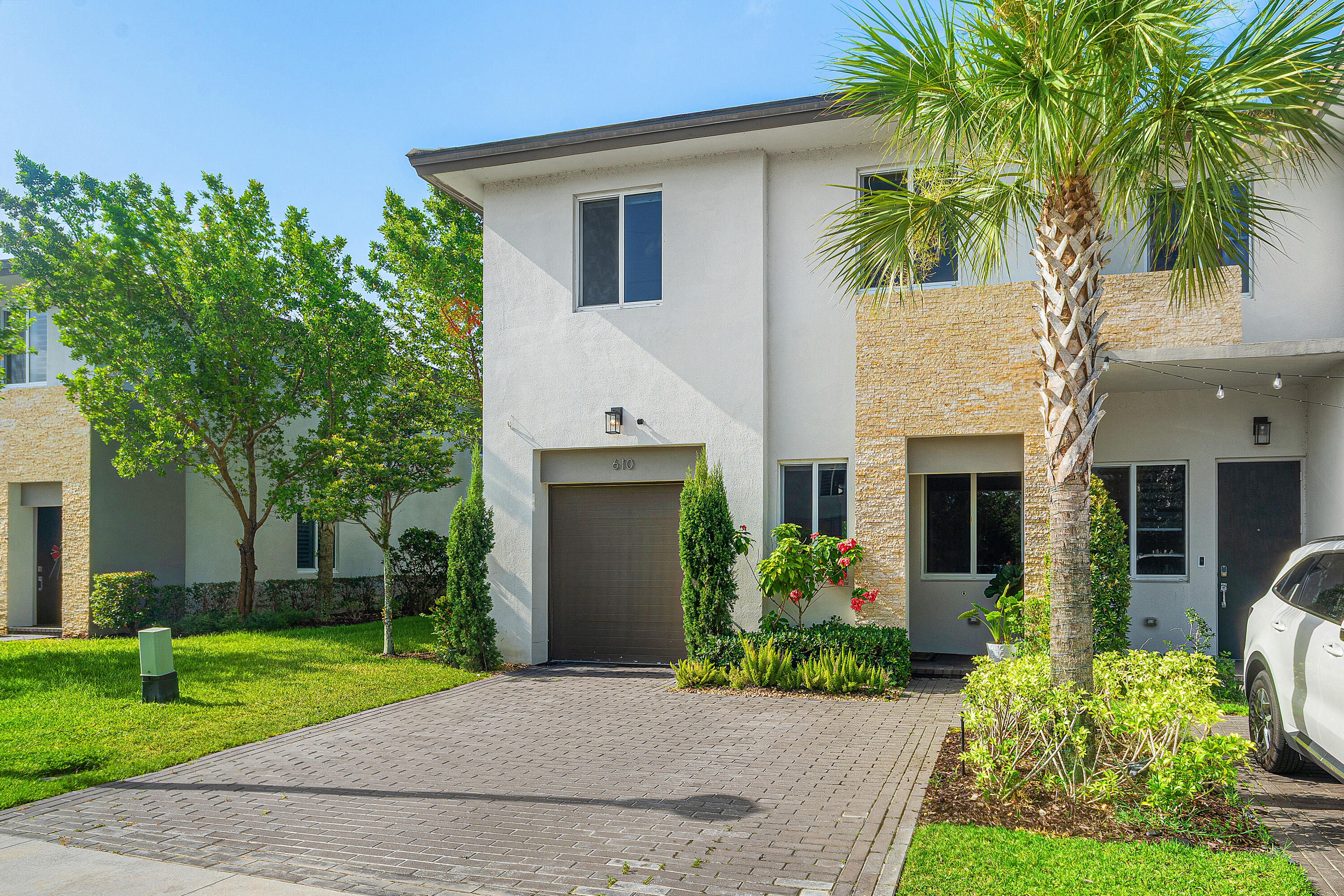 PIONEER ESTATES - Residential