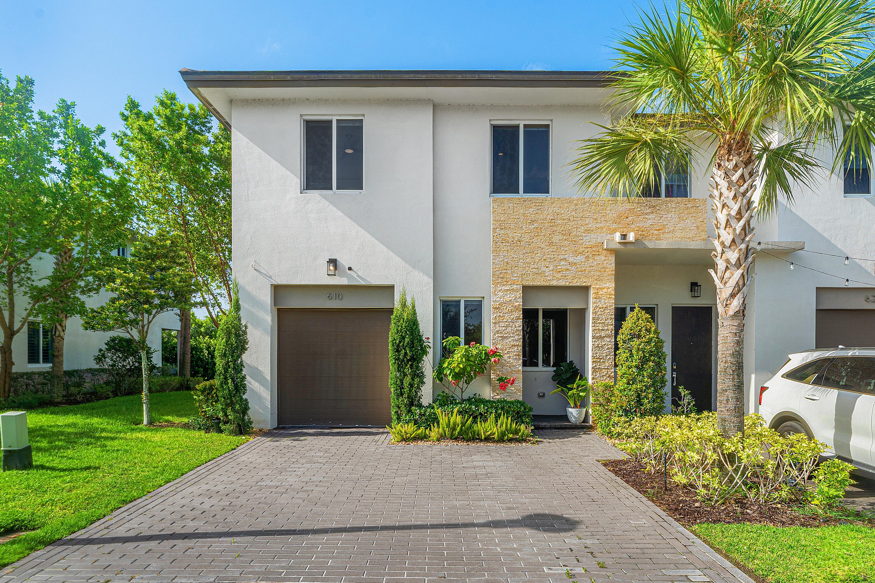 PIONEER ESTATES - Residential