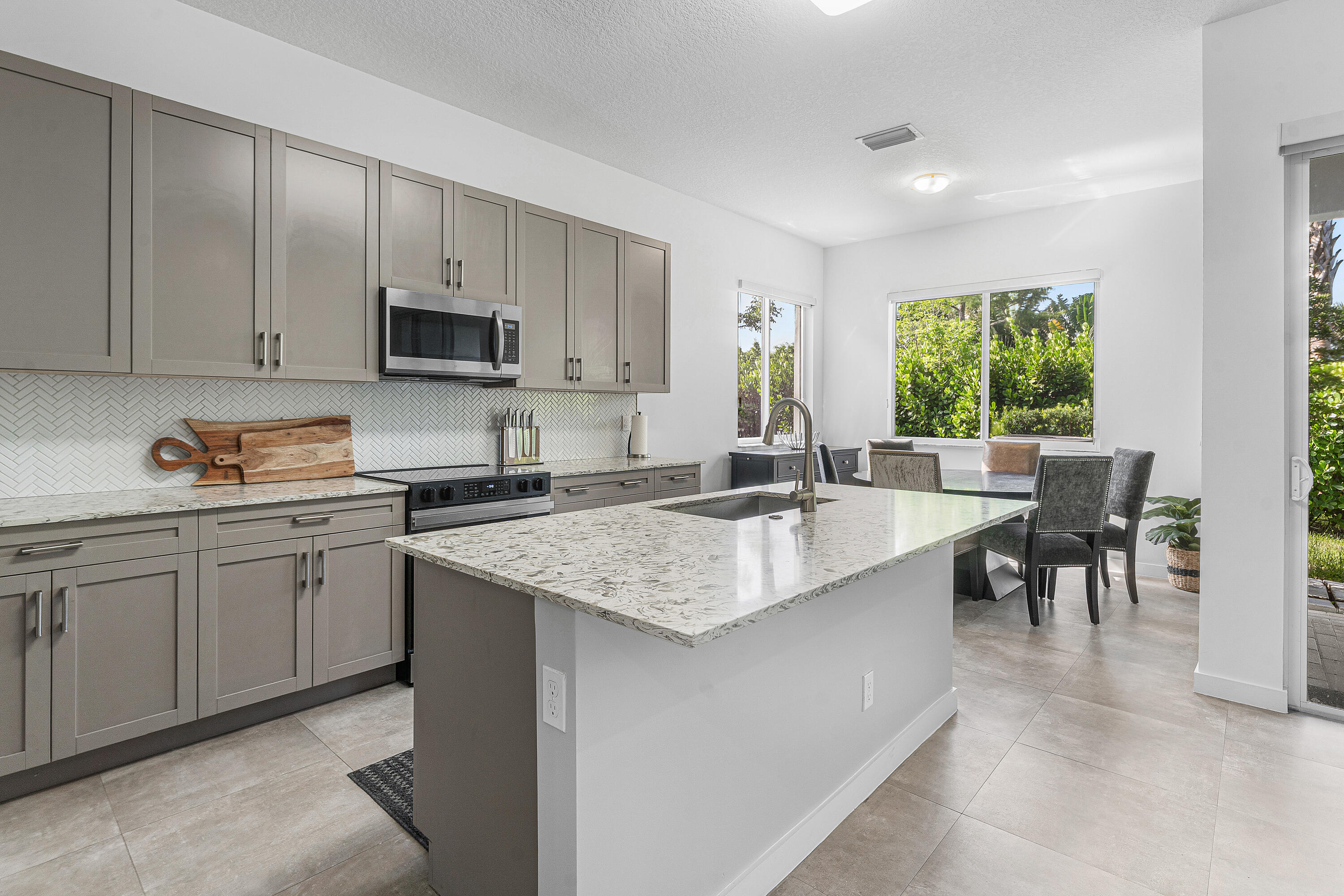 PIONEER ESTATES - Residential